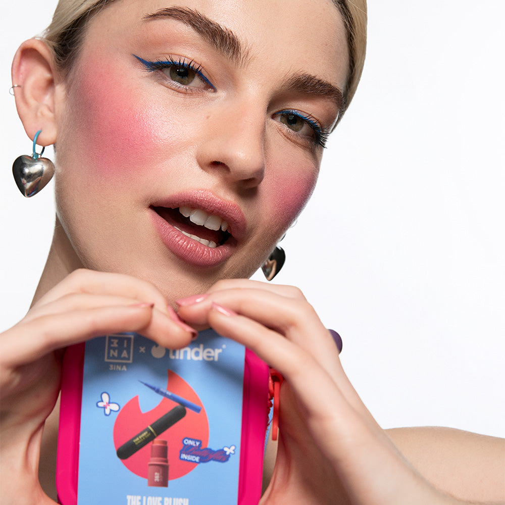 THE LOVE BLUSH